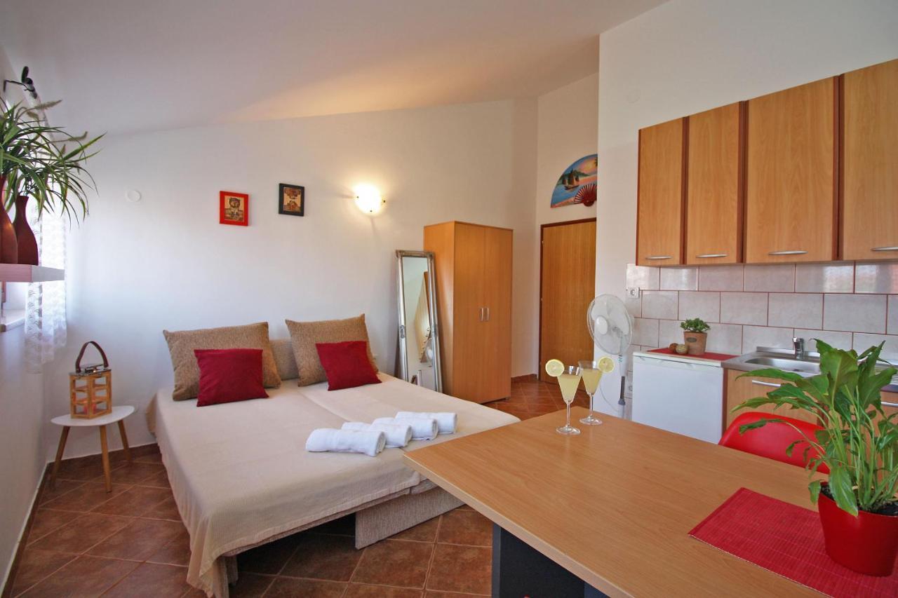 Brijunisol - 3 Apartments Top Position Near The Beautiful Beach Fažana Zewnętrze zdjęcie