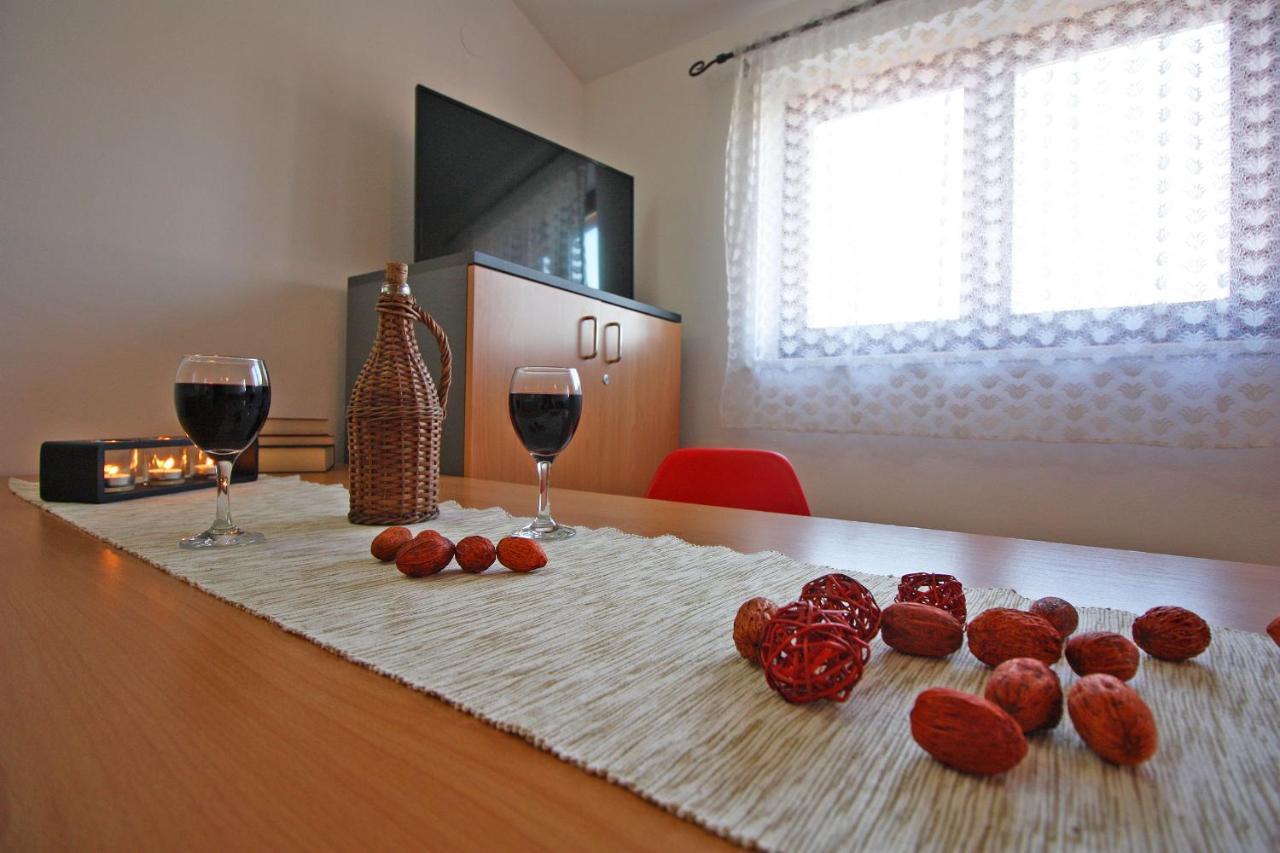 Brijunisol - 3 Apartments Top Position Near The Beautiful Beach Fažana Zewnętrze zdjęcie