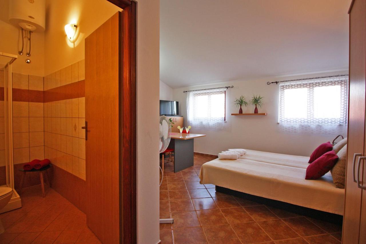 Brijunisol - 3 Apartments Top Position Near The Beautiful Beach Fažana Zewnętrze zdjęcie