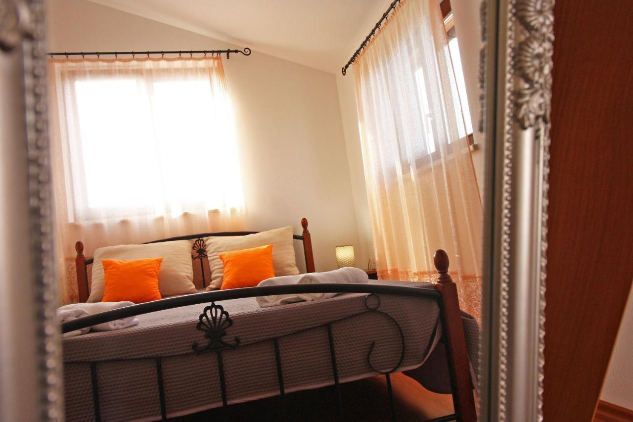 Brijunisol - 3 Apartments Top Position Near The Beautiful Beach Fažana Zewnętrze zdjęcie