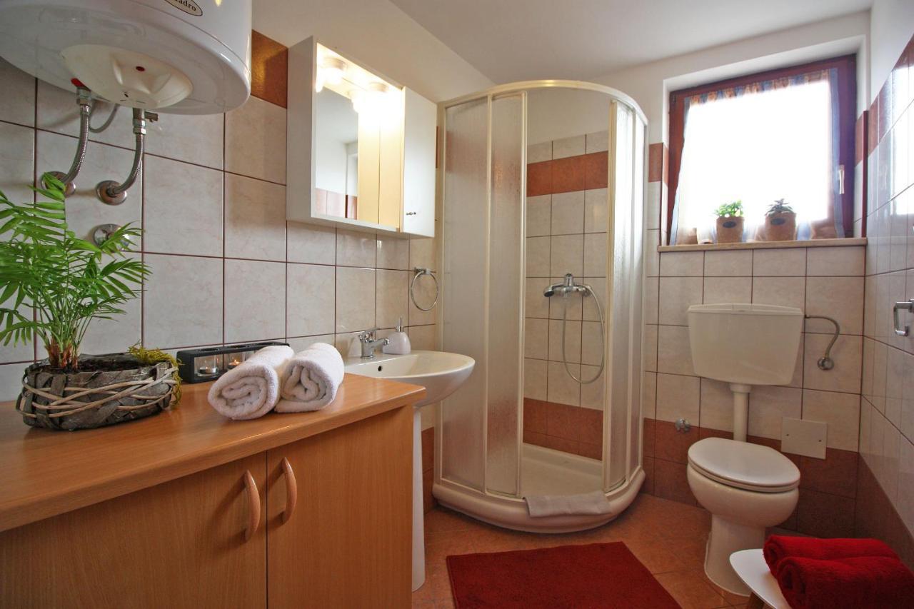 Brijunisol - 3 Apartments Top Position Near The Beautiful Beach Fažana Zewnętrze zdjęcie