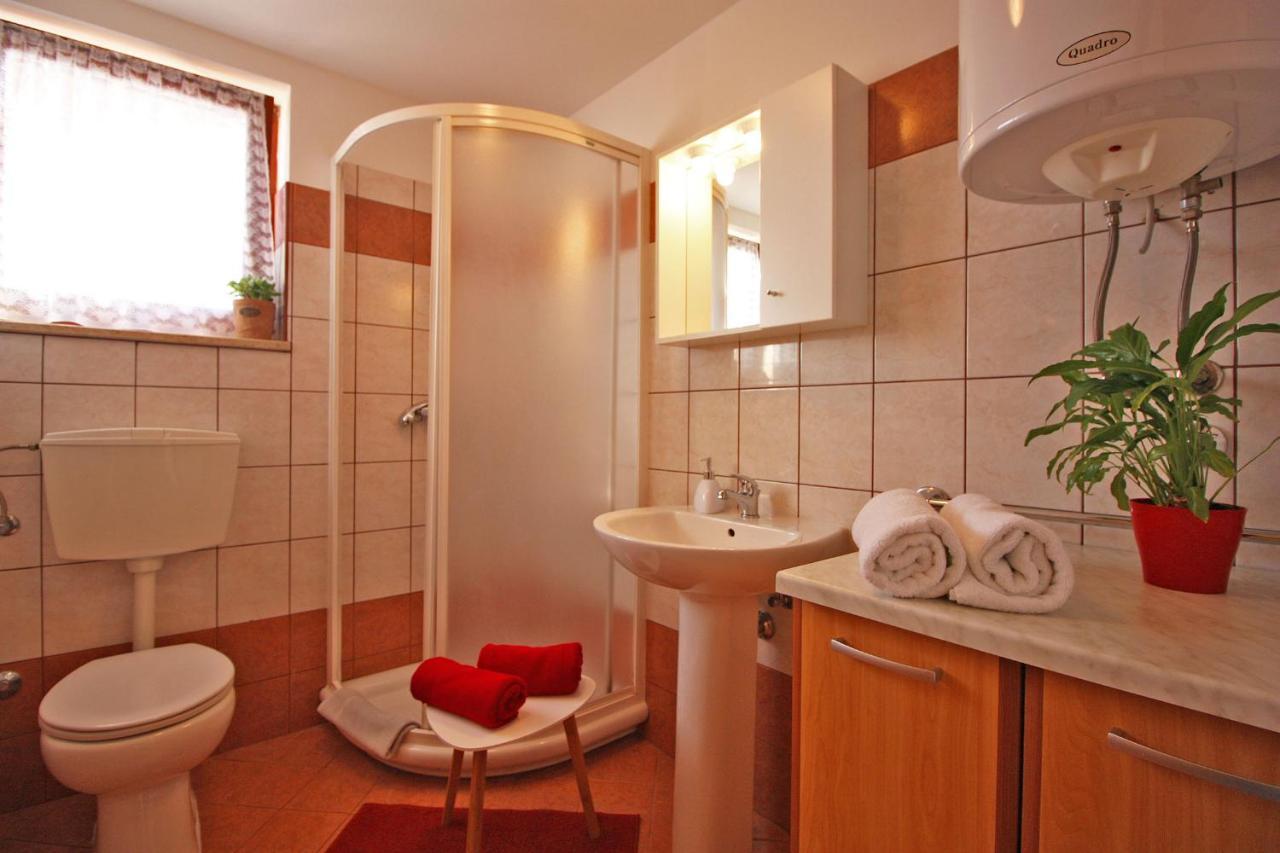 Brijunisol - 3 Apartments Top Position Near The Beautiful Beach Fažana Zewnętrze zdjęcie