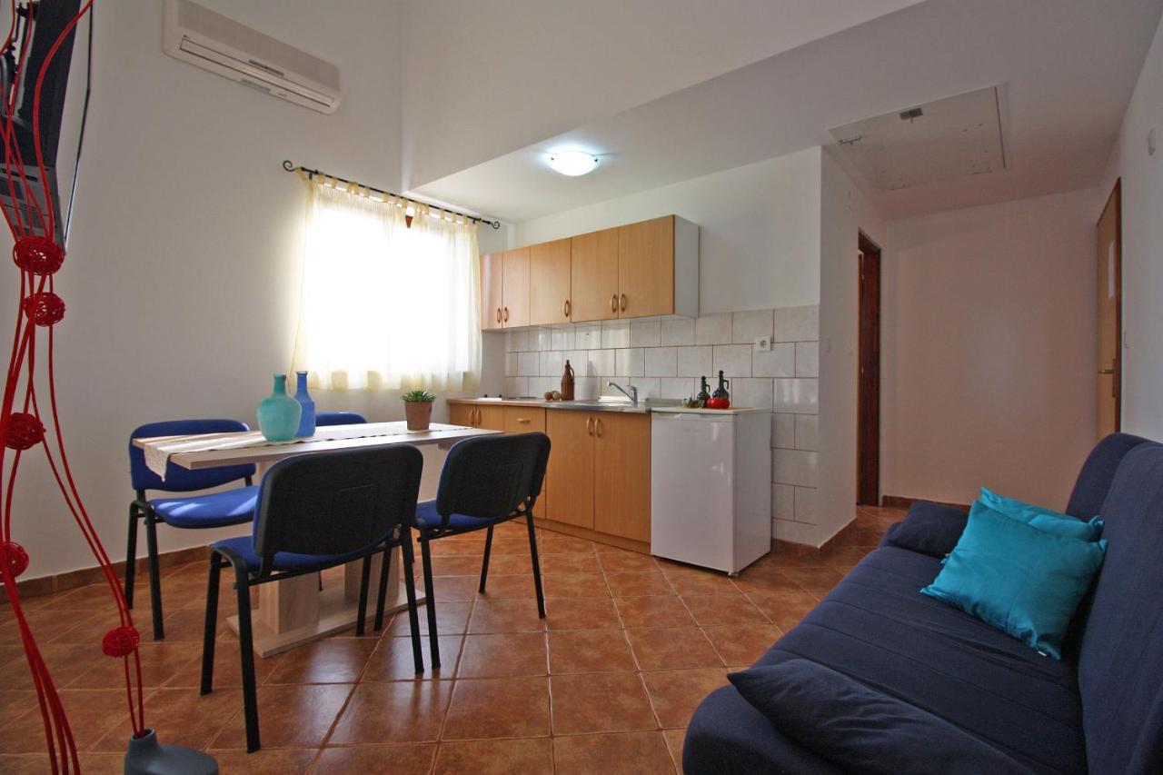 Brijunisol - 3 Apartments Top Position Near The Beautiful Beach Fažana Zewnętrze zdjęcie
