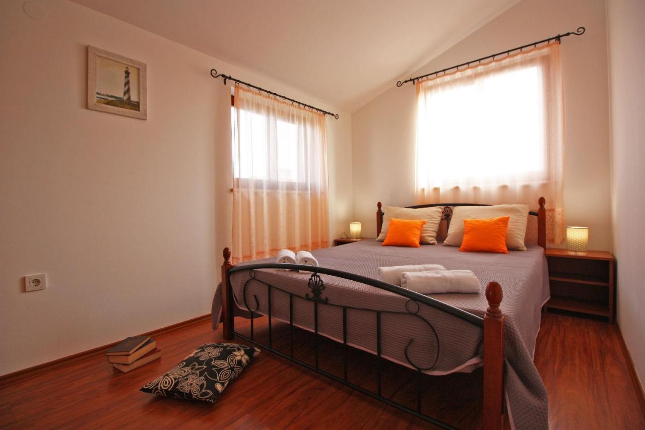 Brijunisol - 3 Apartments Top Position Near The Beautiful Beach Fažana Zewnętrze zdjęcie