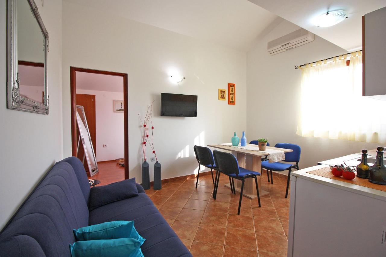 Brijunisol - 3 Apartments Top Position Near The Beautiful Beach Fažana Zewnętrze zdjęcie