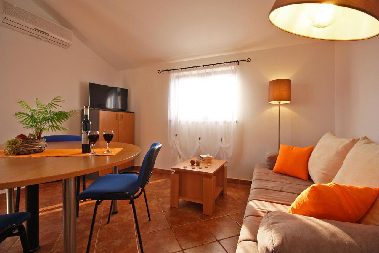 Brijunisol - 3 Apartments Top Position Near The Beautiful Beach Fažana Zewnętrze zdjęcie